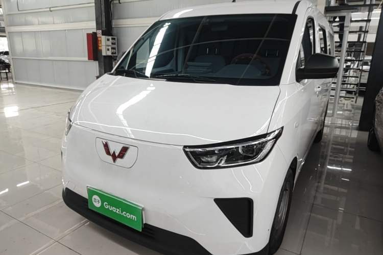 Wuling Yangguang 2024 300KM Comfort Version Passenger Van 75kW مستعملة Guazi used car, China used car export, Used car for sale, Used  cars, Cheapest cars for sale