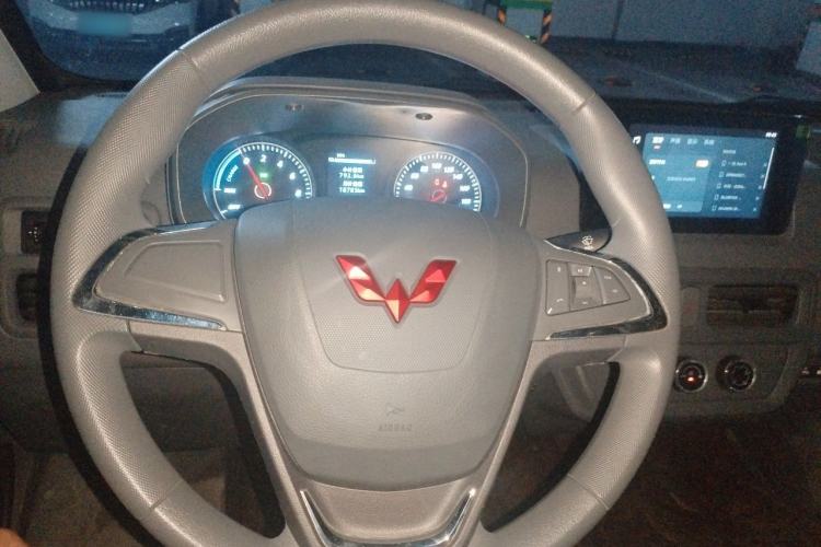 Used Wuling Yangguang 2024 300km Range Practical Window-Sealed Version 60kW Steering Wheel