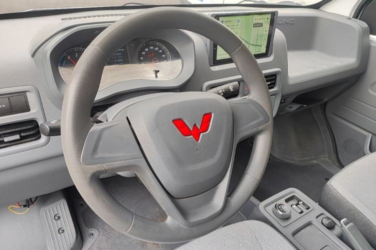 Used Wuling Yangguang 2024 300km Range Practical Window-Sealed Version 60kW Steering Wheel