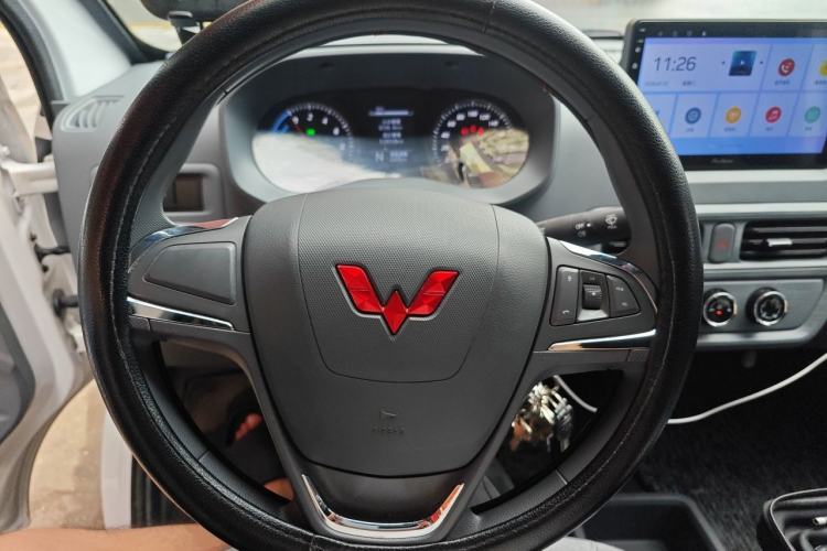 Used Wuling Yangguang 2024 300km Comfort Version with Sealed Windows 60kW Steering Wheel