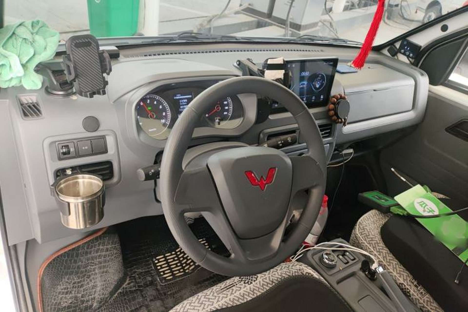 Used Wuling Yangguang 2024 300km Range Practical Window-Sealed Version 75kW Steering Wheel