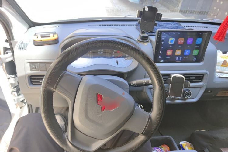 Used Wuling Yangguang 2024 300km Range Practical Window-Sealed Version 60kW Steering Wheel