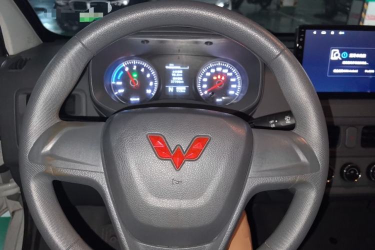 Used Wuling Yangguang 2024 300km Comfort Version with Sealed Windows 60kW Steering Wheel