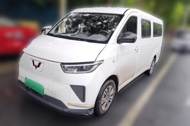 Used Wuling Yangguang 2024 300KM Comfort Version Passenger Van 75kW