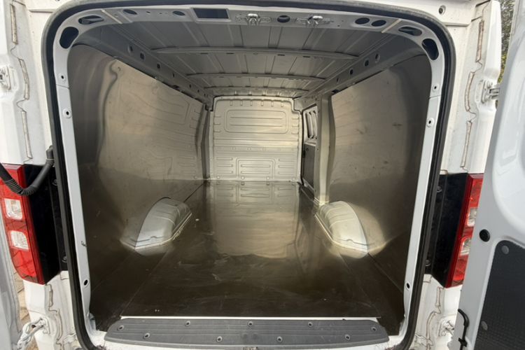 Used Wuling Yangguang 2024 300km Range Practical Window-Sealed Version 60kW Trunk