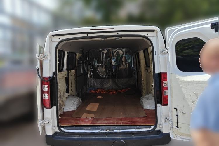Used Wuling Yangguang 2024 300KM Comfort Version Passenger Van 75kW Trunk