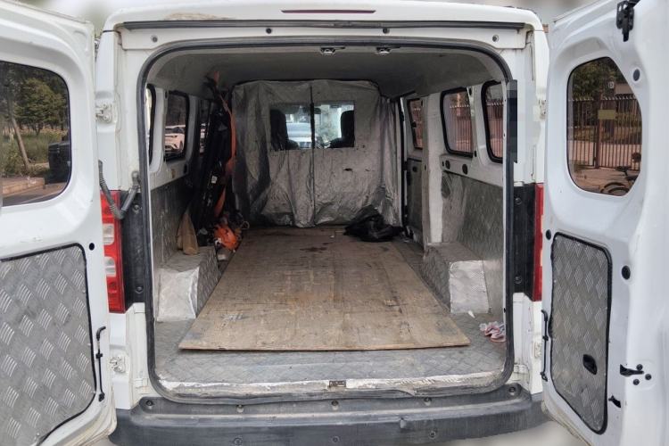 Used Wuling Yangguang 2024 300KM Comfort Version Passenger Van 75kW Trunk