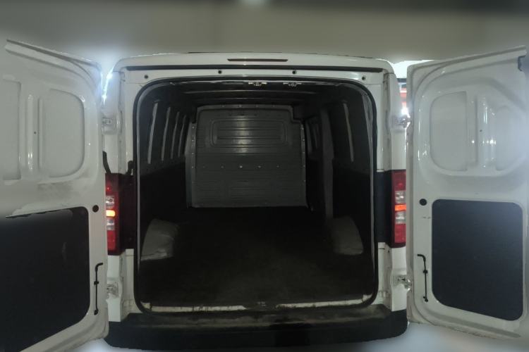 Used Wuling Yangguang 2024 300km Range Practical Window-Sealed Version 60kW Trunk