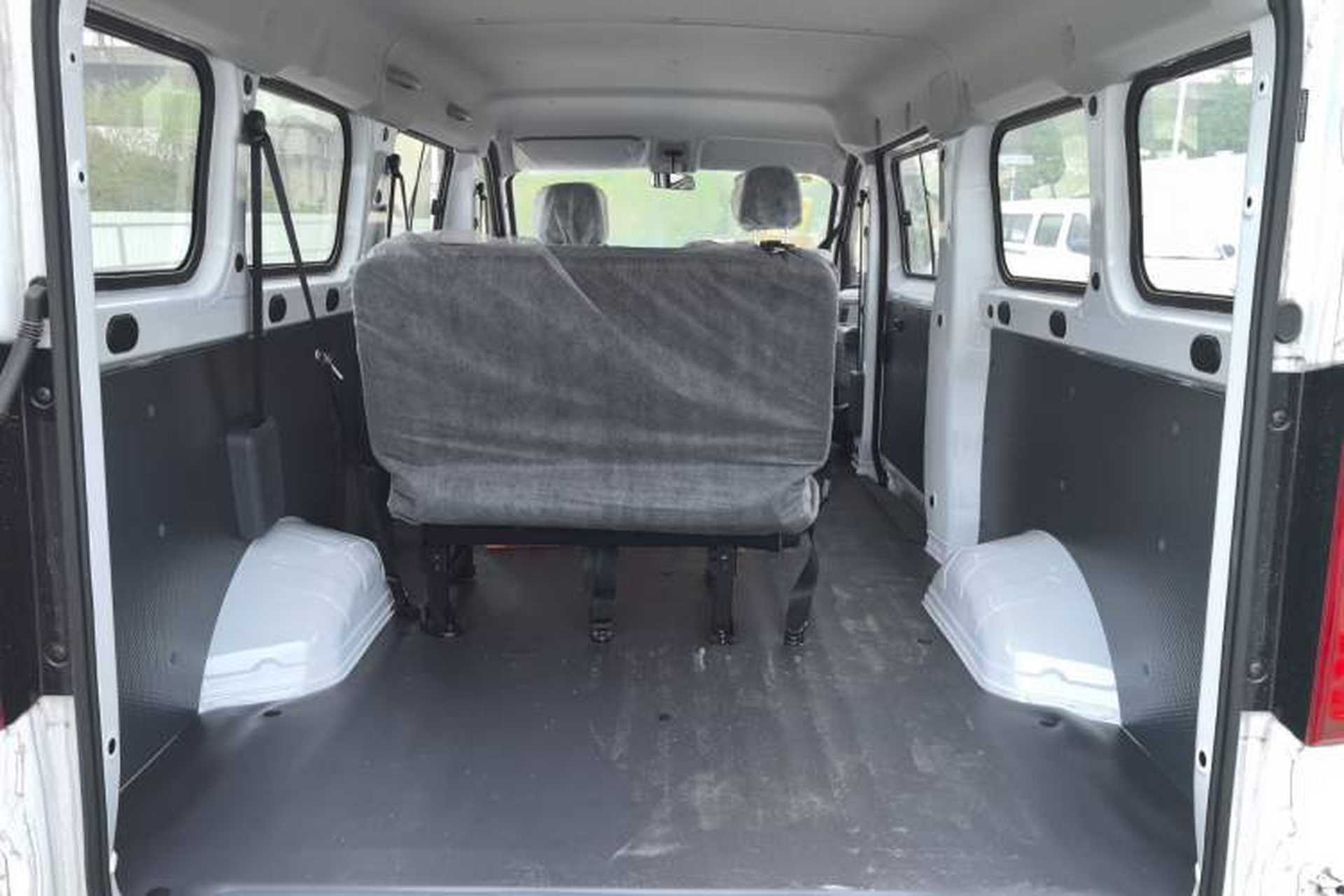Used Wuling Yangguang 2024 300KM Comfort Version Passenger Van 75kW Trunk