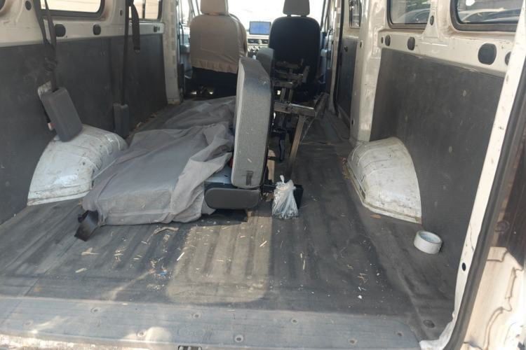 Used Wuling Yangguang 2024 300KM Comfort Version Passenger Van 75kW Trunk