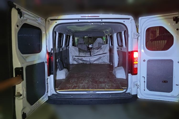 Used Wuling Yangguang 2024 300KM Comfort Version Passenger Van 75kW Trunk