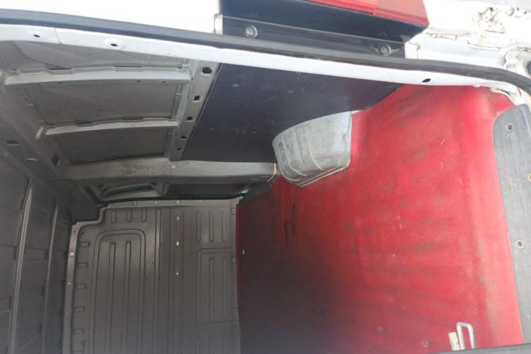 Used Wuling Yangguang 2024 300km Range Practical Window-Sealed Version 60kW Trunk