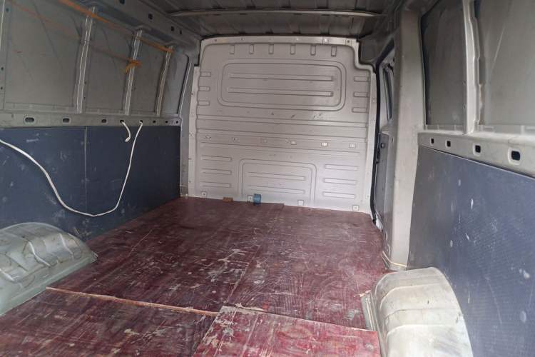 Used Wuling Yangguang 2024 300km Comfort Version with Sealed Windows 75kW Trunk