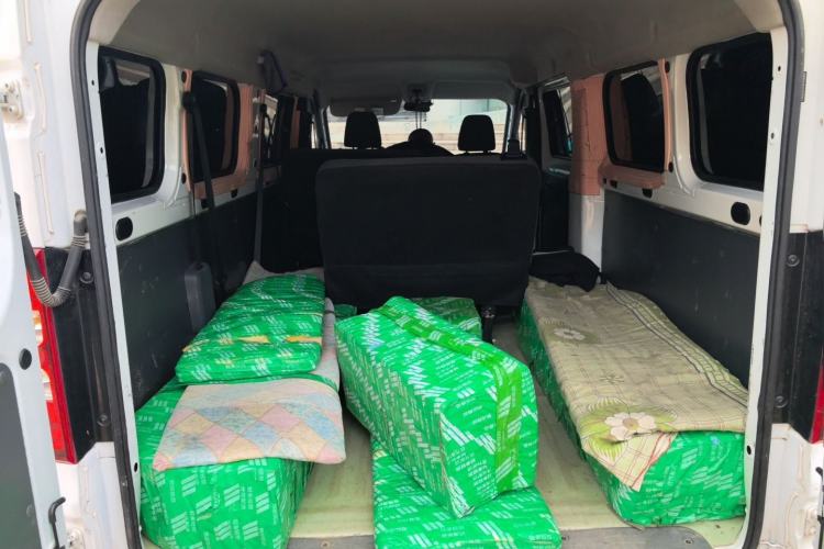 Used Wuling Yangguang 2024 300KM Comfort Version Passenger Van 75kW Trunk