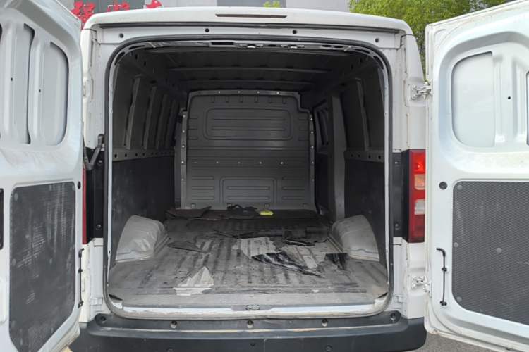 Used Wuling Yangguang 2024 300km Range Practical Window-Sealed Version 60kW Trunk