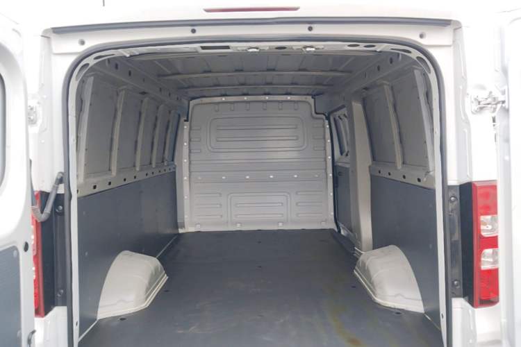 Used Wuling Yangguang 2024 300km Range Practical Window-Sealed Version 75kW Trunk