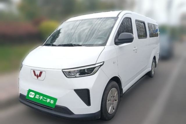 Used Wuling Yangguang 2024 300KM Comfort Version Passenger Van 75kW