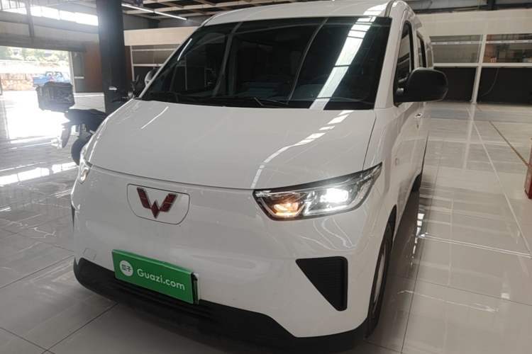 Used Wuling Yangguang 2024 300KM Comfort Version Passenger Van 75kW Guazi used car, China used car export, Used car for sale, Used  cars, Cheapest cars for sale