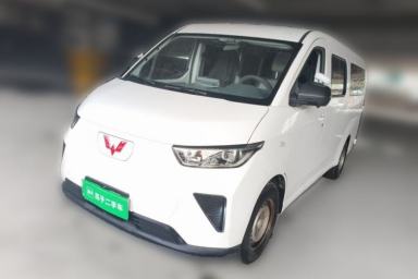 Used Wuling Yangguang 2024 300km Comfort-Grade Passenger Van 60kW