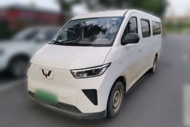 Used Wuling Yangguang 2024 300KM Comfort Version Passenger Van 75kW