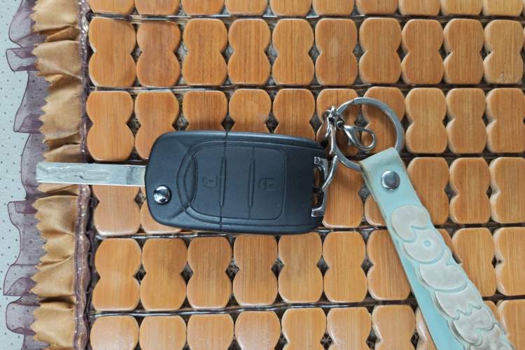 Used Wuling Yangguang 2024 300km Range Practical Window-Sealed Version 60kW Vehicle Key