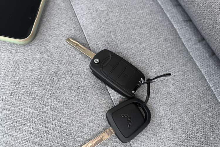 Used Wuling Yangguang 2024 300km Range Practical Window-Sealed Version 60kW Vehicle Key