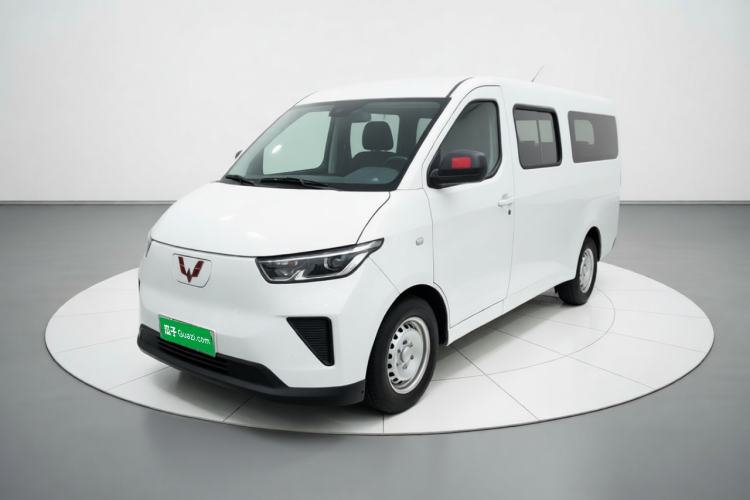 Wuling Yangguang 2024 300KM Comfort Version Passenger Van 75kW