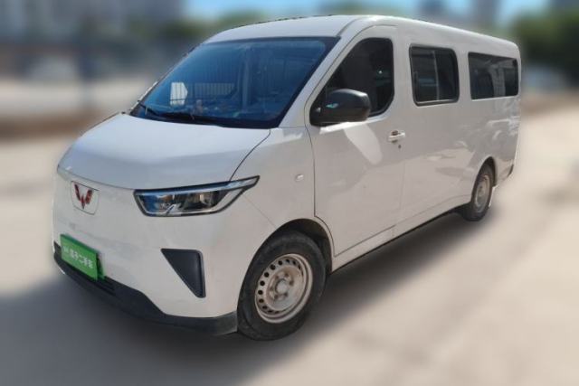 Used Wuling Yangguang 2024 300km Comfort-Grade Passenger Van 60kW