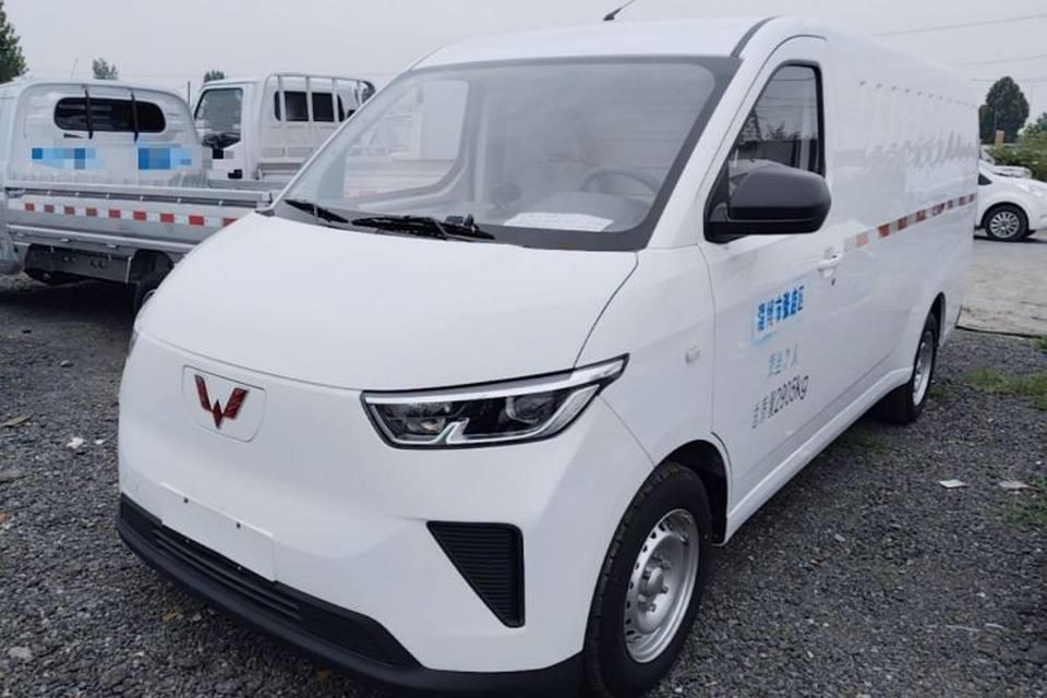 Wuling Yangguang 2024