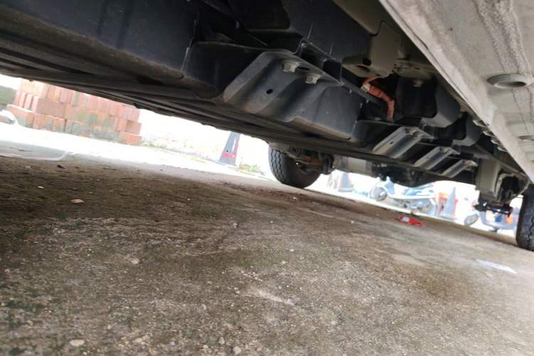 Used Wuling Yangguang 2025 Model 400km Bus Edition—Comfort Edition Chassis Front Left
