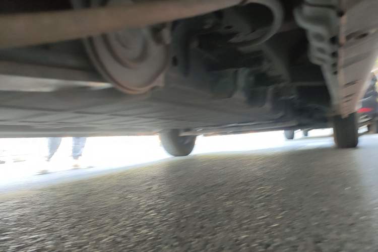 Used Wuling Yangguang 2025 Model 310KM Bus Edition—Customized by CATL Chassis Rear Right
