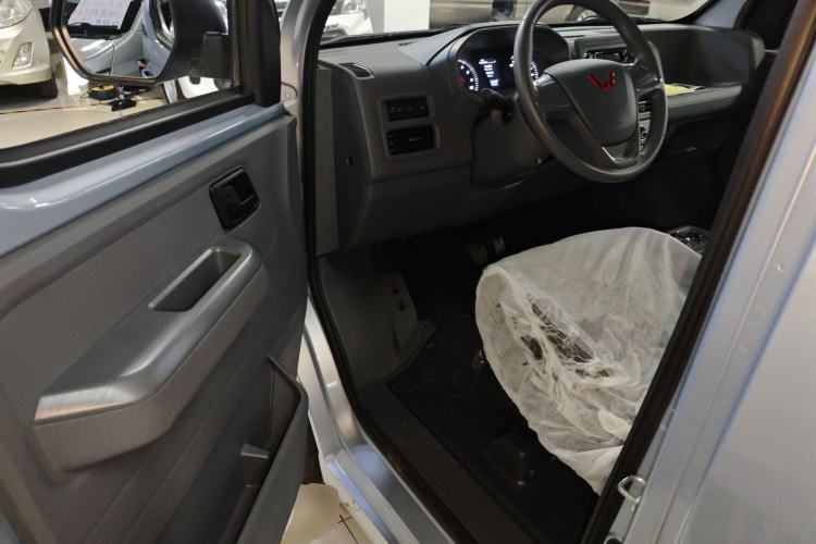 Used Wuling Yangguang 2025 Model 400km Bus Edition—Comfort Edition Driver Seat