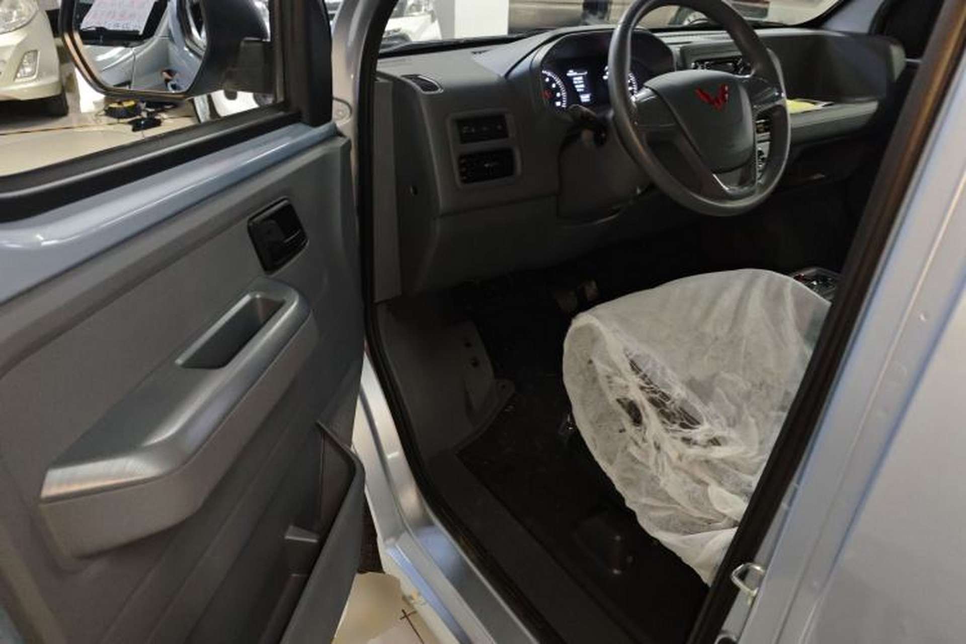Used Wuling Yangguang 2025 Model 400km Bus Edition—Comfort Edition Driver Seat