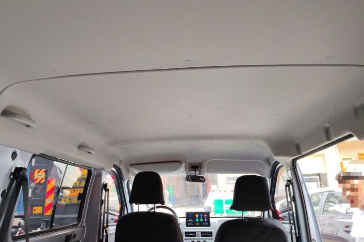 Used Wuling Yangguang 2025 Model 400km Bus Edition—Comfort Edition Headliner