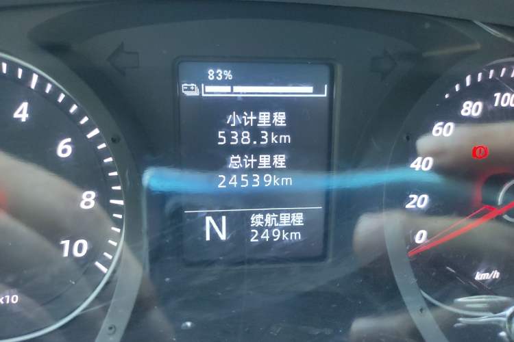 Used Wuling Yangguang 2025 Model 310KM Bus Edition—Customized by CATL Odometer Close Up