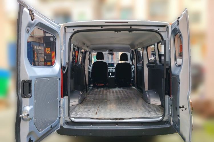 Used Wuling Yangguang 2025 Model 400km Bus Edition—Comfort Edition Trunk