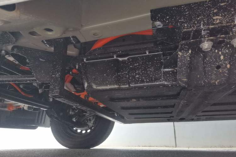 Used Wuling Yangguang 2025 Model 400km Bus Edition—Comfort Edition Chassis Front Left