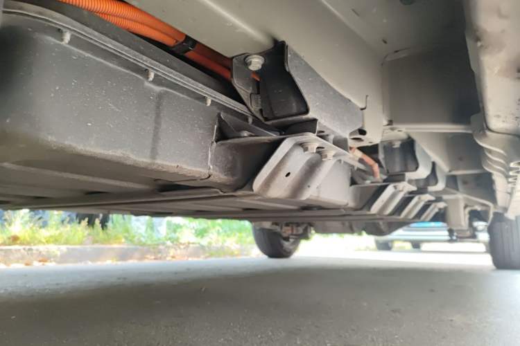 Used Wuling Yangguang 2025 Model 400km Bus Edition—Comfort Edition Chassis Front Left