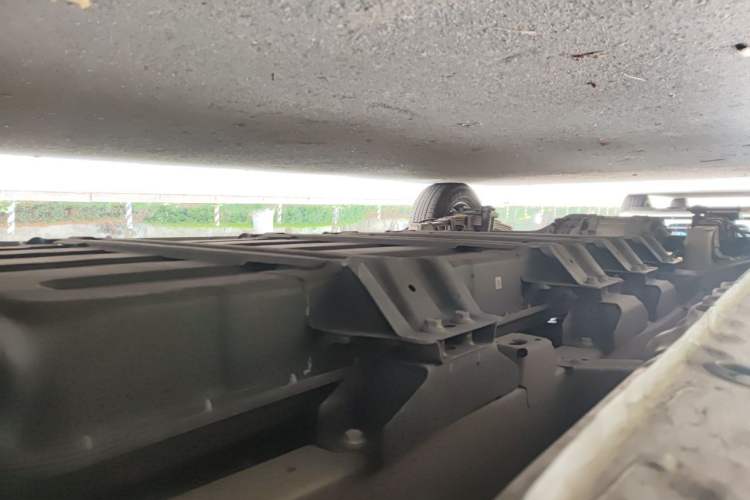Used Wuling Yangguang 2025 Model 400km Bus Edition—Comfort Edition Chassis Front Right