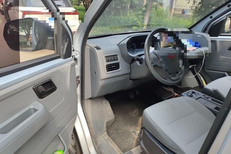 Used Wuling Yangguang 2025 Model 400km Bus Edition—Comfort Edition Driver Seat