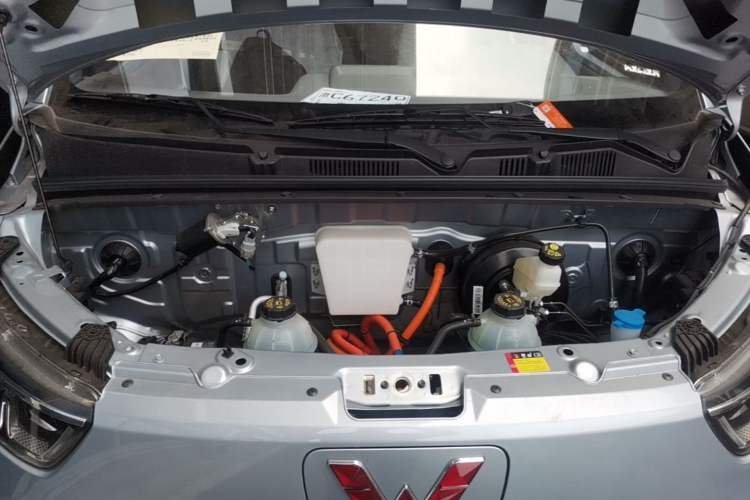Used Wuling Yangguang 2025 Model 400km Bus Edition—Comfort Edition Engine Bay