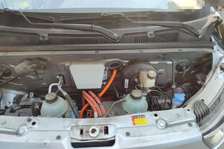 Used Wuling Yangguang 2025 Model 400km Bus Edition—Comfort Edition Engine Bay