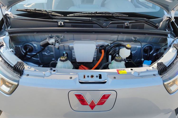Used Wuling Yangguang 2025 Model 400km Bus Edition—Comfort Edition Engine Bay