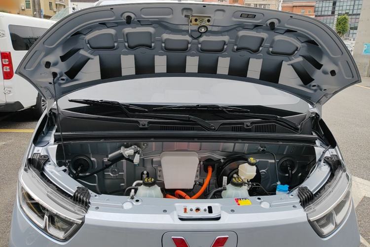 Used Wuling Yangguang 2025 Model 400km Bus Edition—Comfort Edition Engine Bay