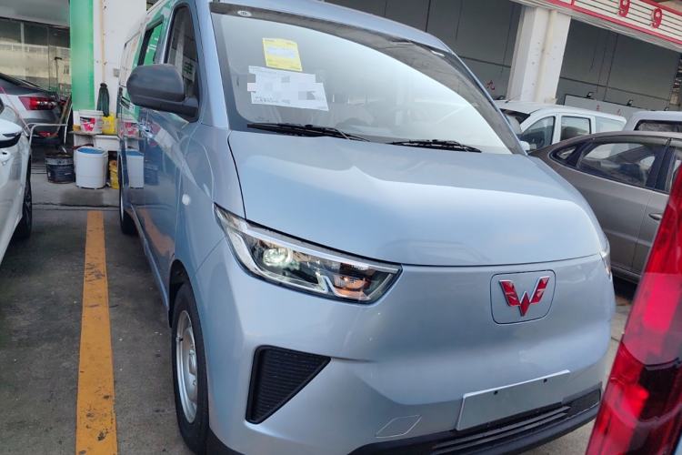 Used Wuling Yangguang 2025 Model 400km Bus Edition—Comfort Edition Exterior 1