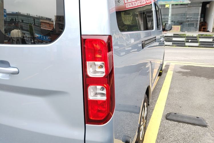 Used Wuling Yangguang 2025 Model 400km Bus Edition—Comfort Edition Exterior 3