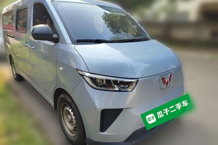 Used Wuling Yangguang 2025 Model 400km Bus Edition—Comfort Edition Front Right 45 Deg