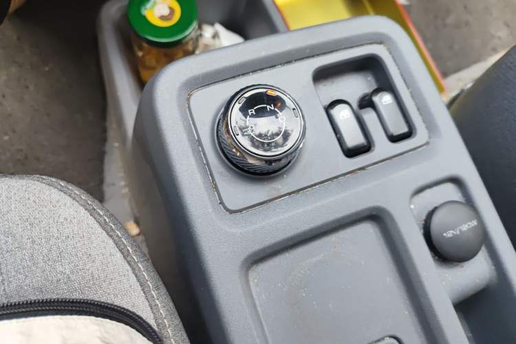 Used Wuling Yangguang 2025 Model 400km Bus Edition—Comfort Edition Gear Lever