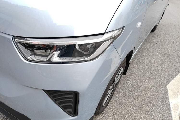 Used Wuling Yangguang 2025 Model 400km Bus Edition—Comfort Edition Left Front Headlight