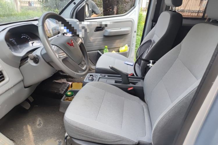 Used Wuling Yangguang 2025 Model 400km Bus Edition—Comfort Edition Left Front Seat